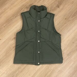 American Eagle Puffy Green Vest